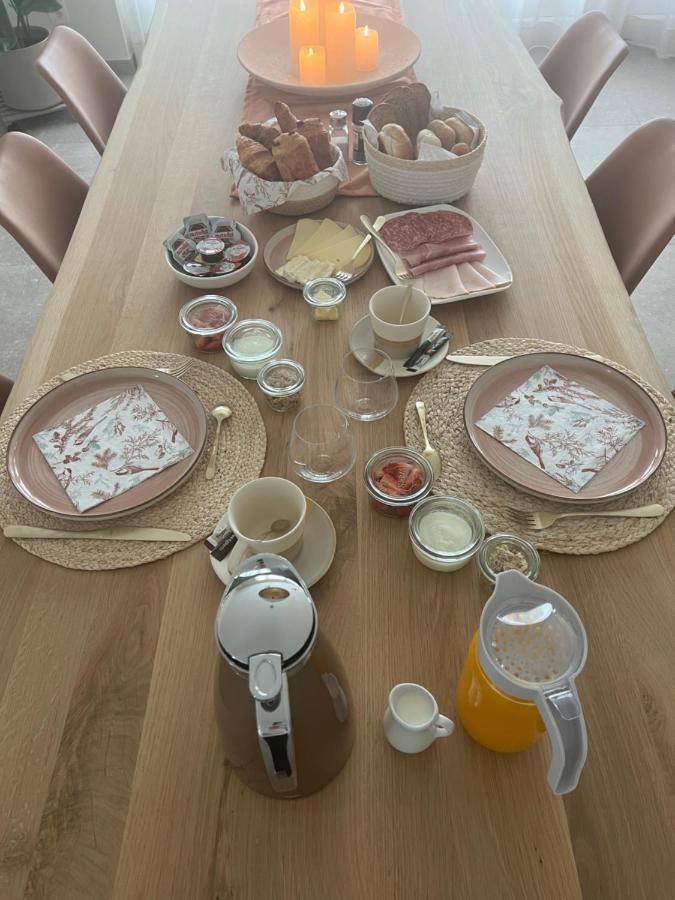 Mina En Family Bed And Breakfast Meise Ngoại thất bức ảnh